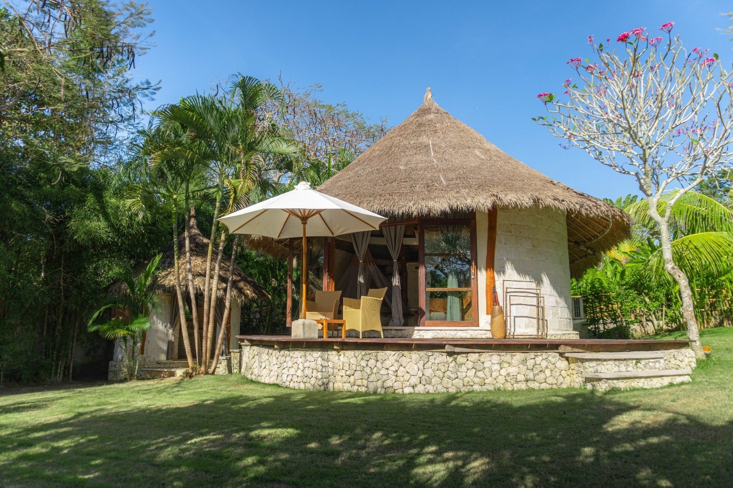 Deluxe Bungalow Gallery 14