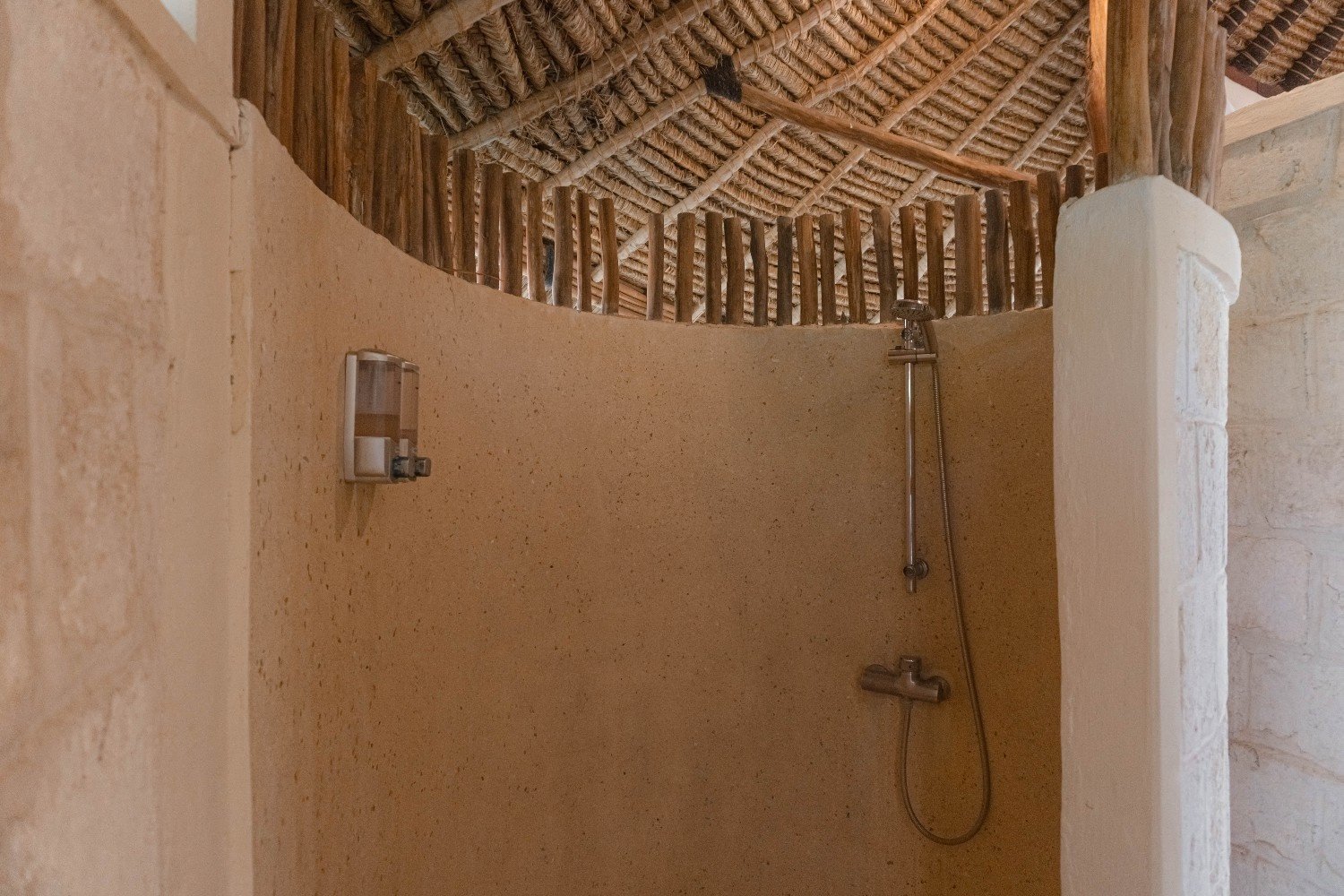 Deluxe Bungalow Gallery 17