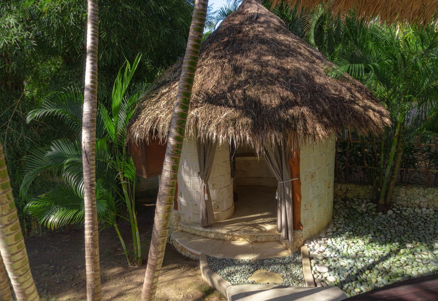 Deluxe Bungalow Gallery 6