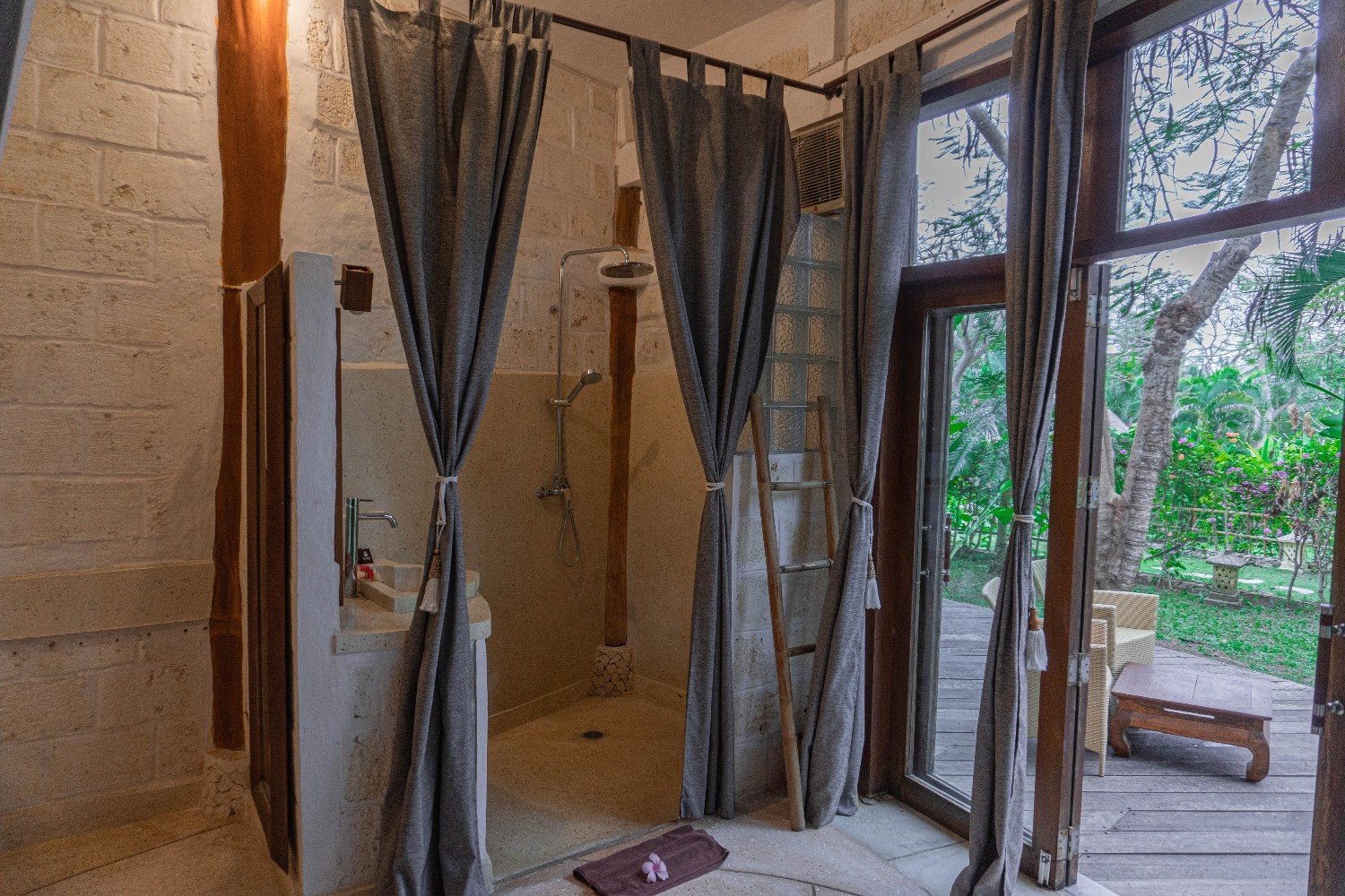 Premier Room Gallery 7