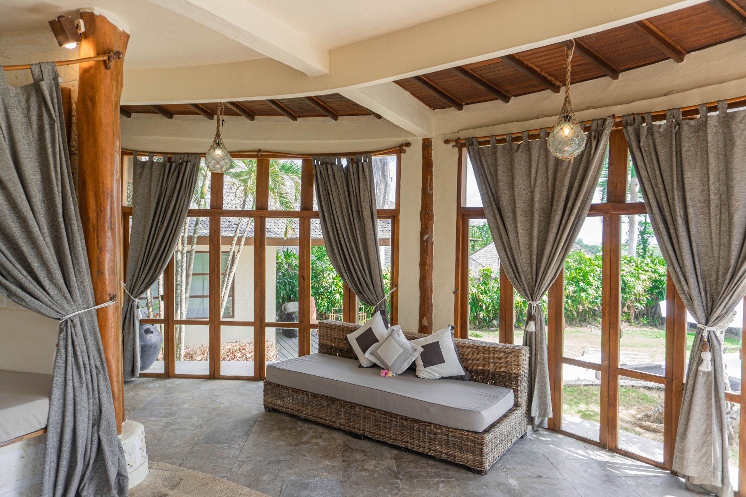 Private Pool & Sea View Gallery 18