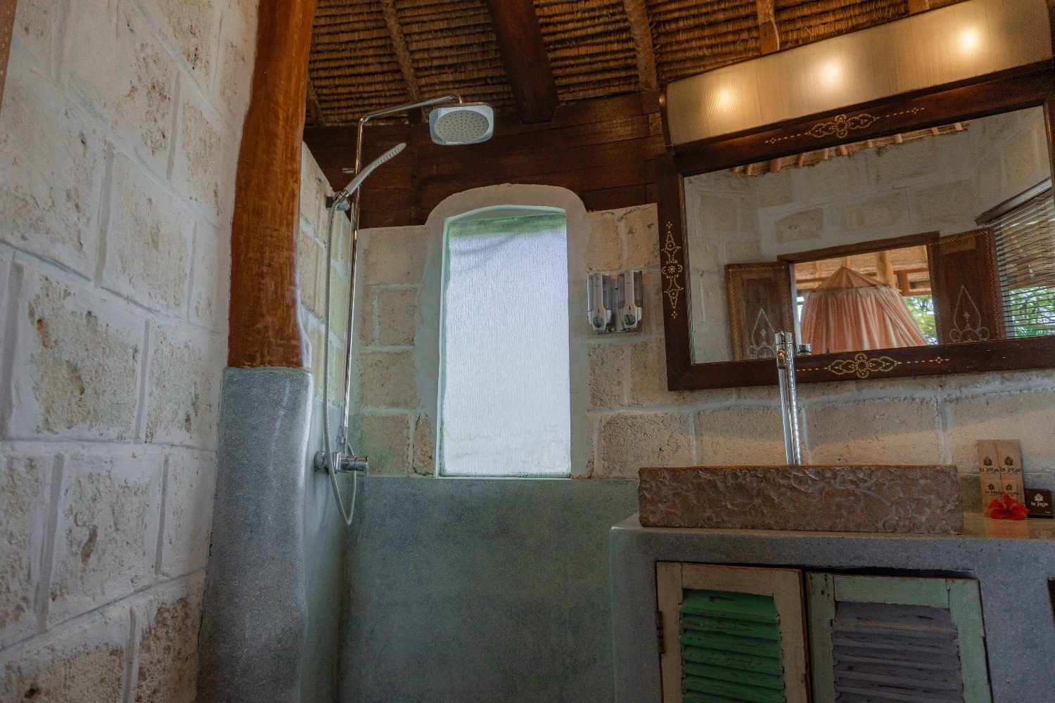 Private Pool & Sea View Gallery 3